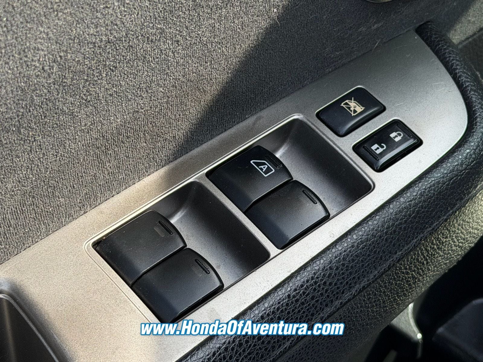 2012 Nissan Versa 1.8 S