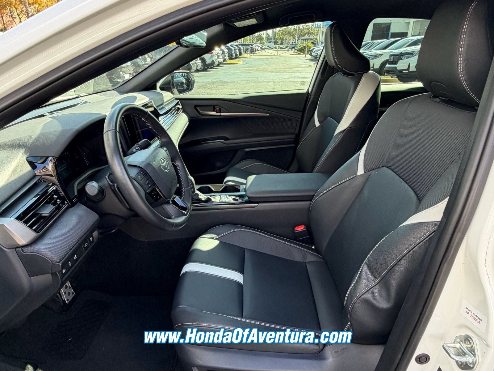 2025 Toyota Camry SE