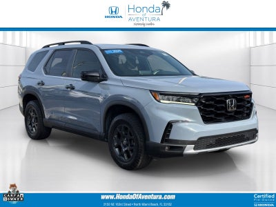 2025 Honda Pilot TrailSport / CERTIFIED/ LOW MILES
