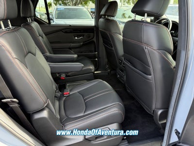 2025 Honda Pilot TrailSport / CERTIFIED/ LOW MILES