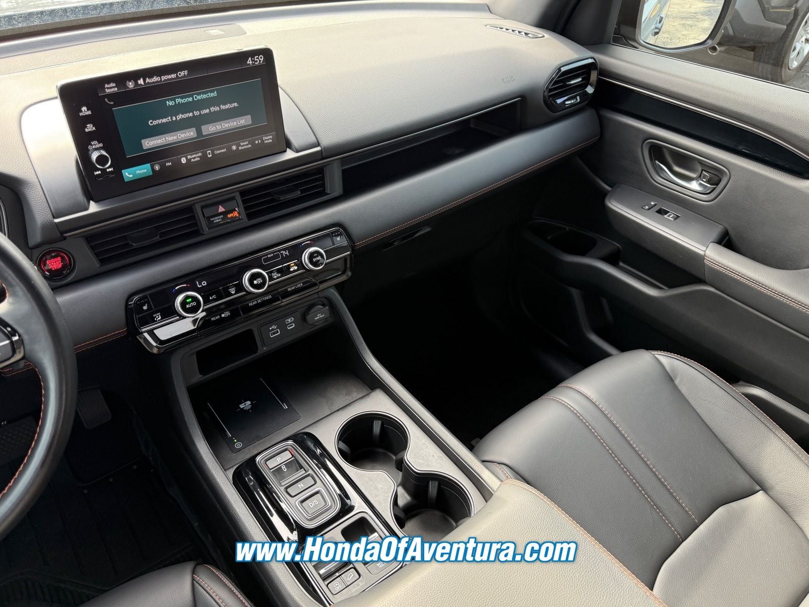2025 Honda Pilot TrailSport / CERTIFIED/ LOW MILES