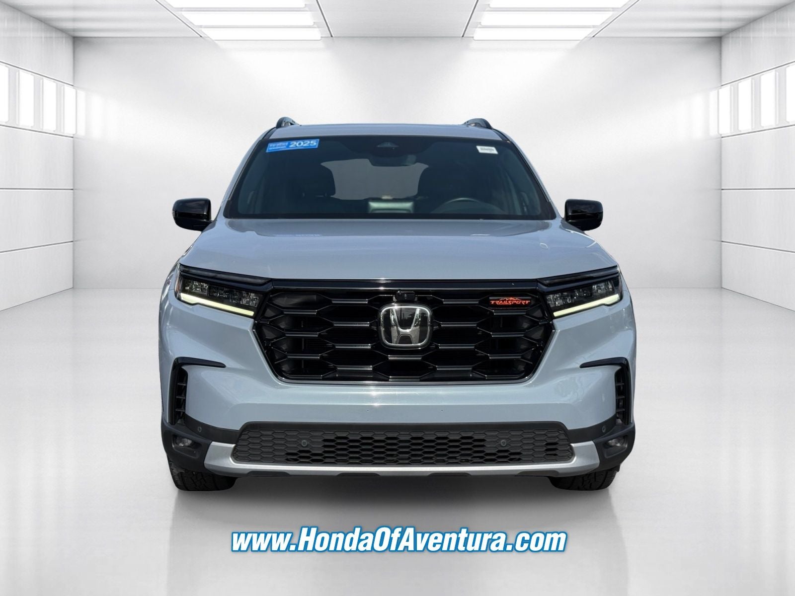 2025 Honda Pilot TrailSport / CERTIFIED/ LOW MILES