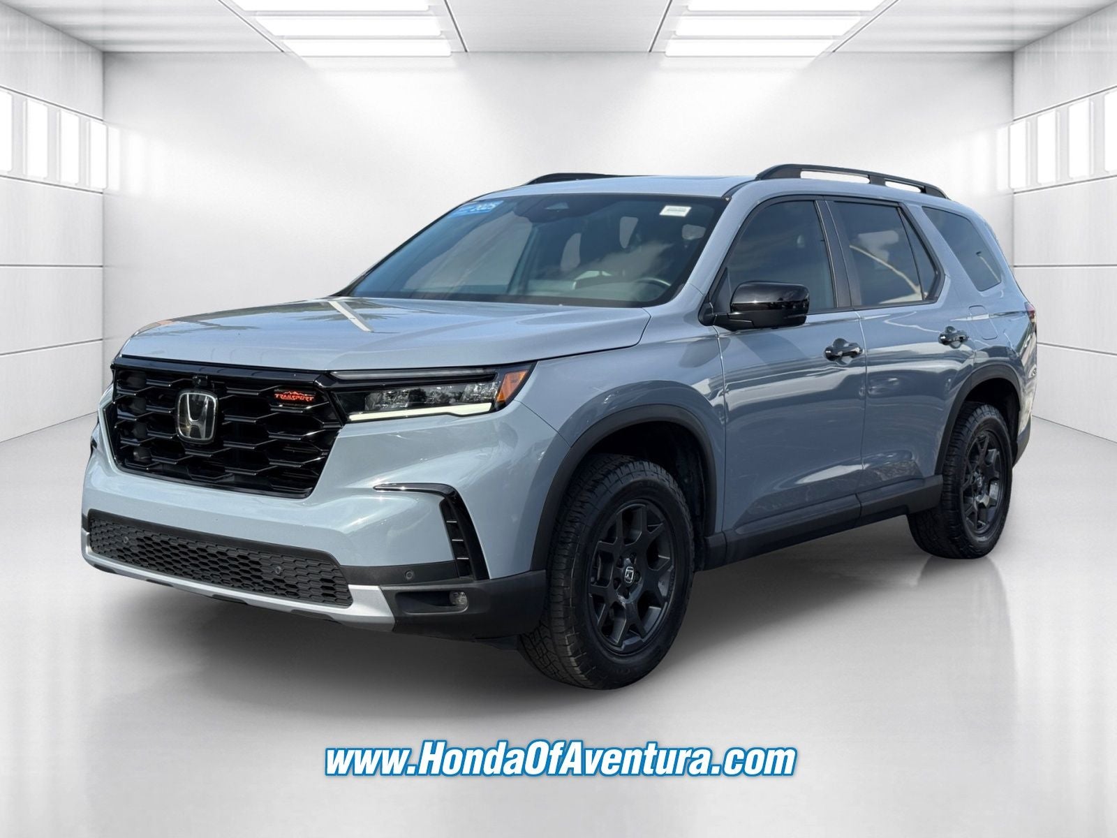 2025 Honda Pilot TrailSport / CERTIFIED/ LOW MILES