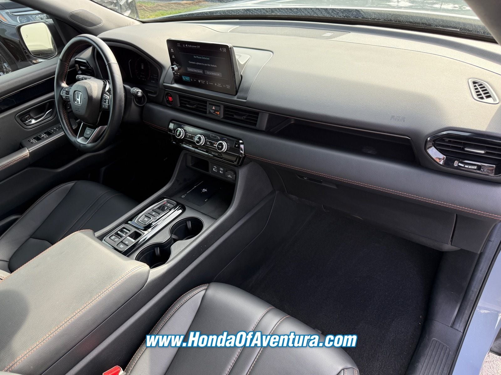 2025 Honda Pilot TrailSport / CERTIFIED/ LOW MILES