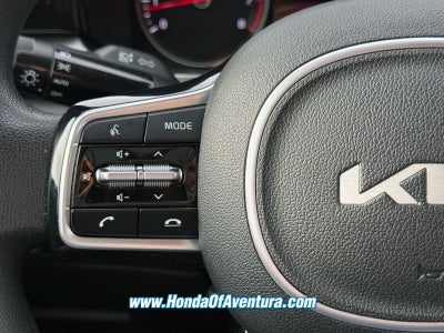 2022 Kia Sorento LX /AWD