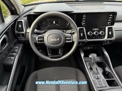 2022 Kia Sorento LX /AWD