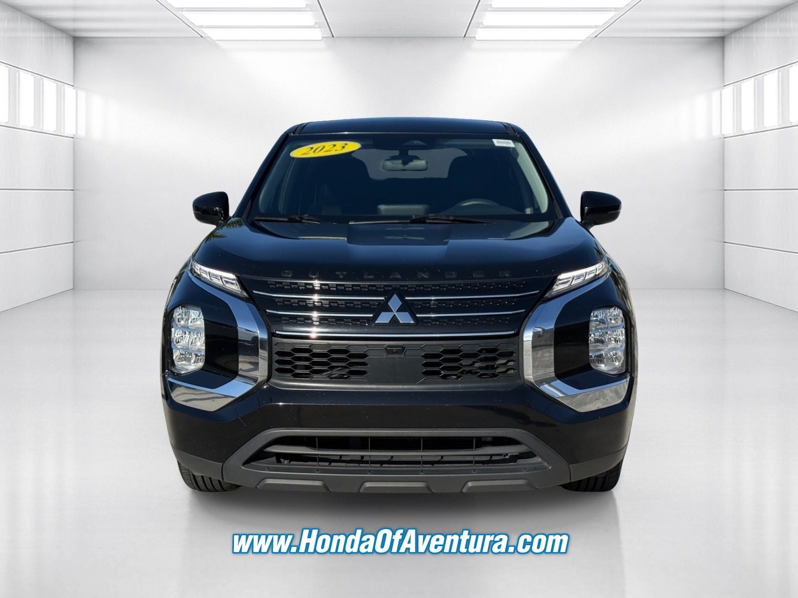 2023 Mitsubishi Outlander ES