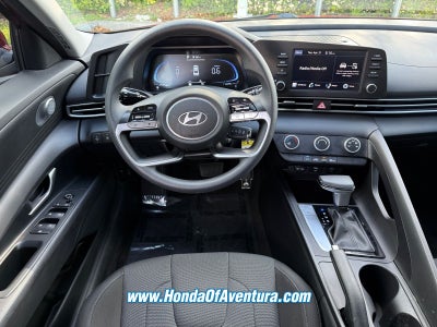 2024 Hyundai Elantra SE