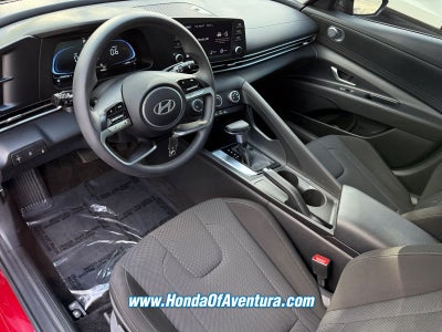 2024 Hyundai Elantra SE