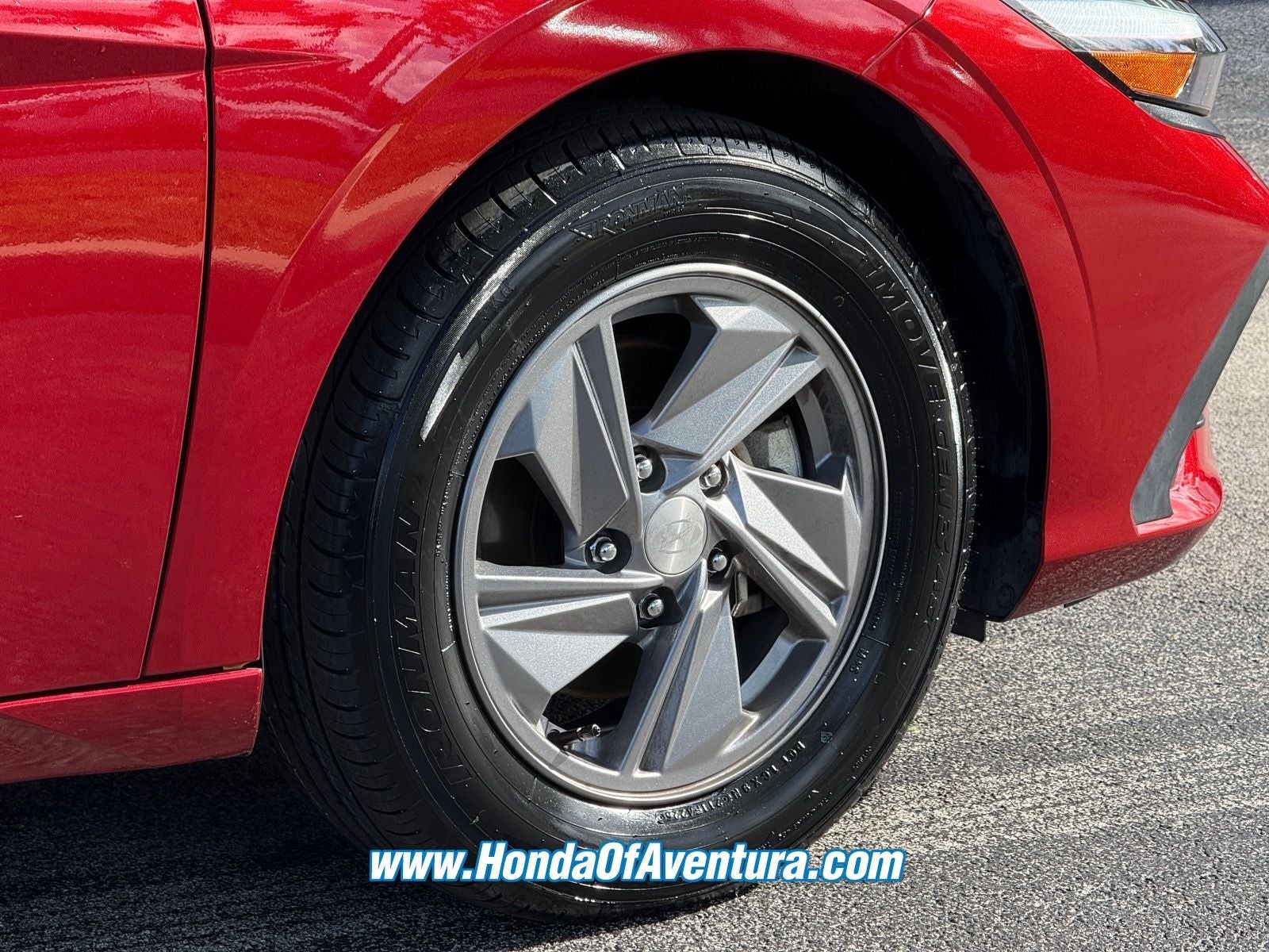 2024 Hyundai Elantra SE